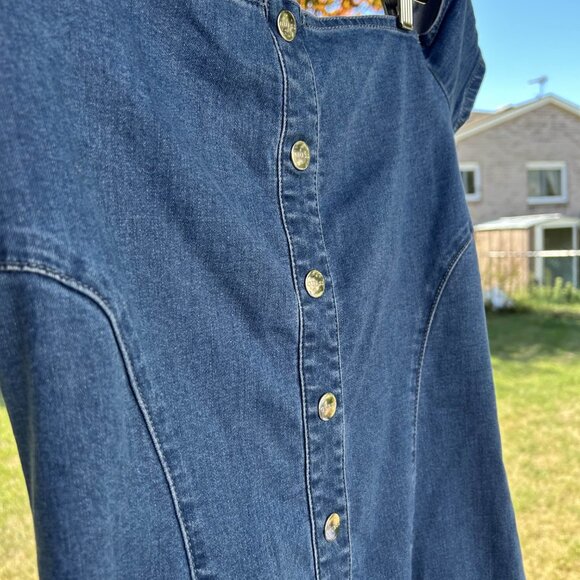 BNWT GUESS Denim Dress - Picture 5 of 5